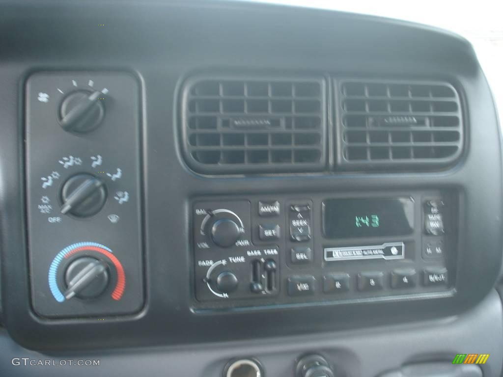 1997 Dakota Sport Extended Cab 4x4 - Emerald Green Metallic / Agate photo #22