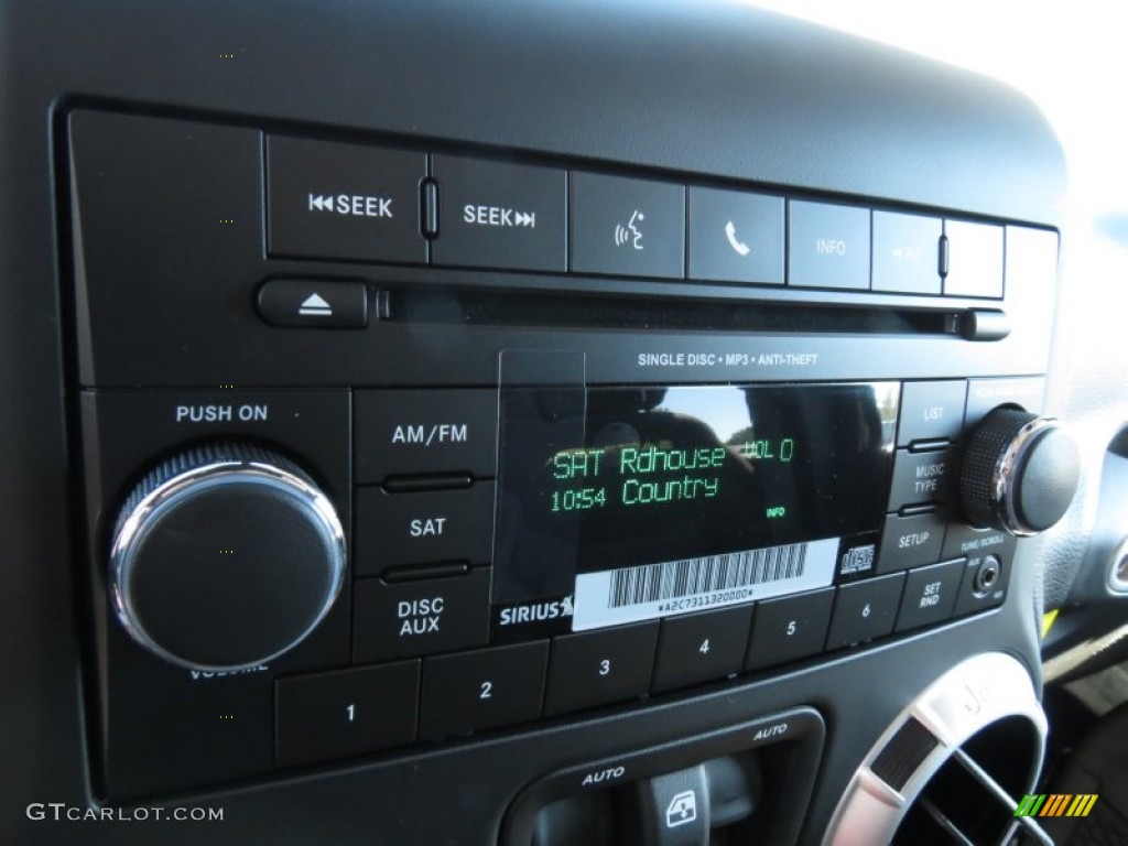 2014 Jeep Wrangler Unlimited Sahara 4x4 Audio System Photos