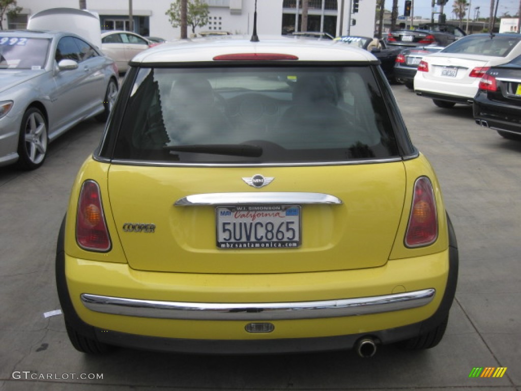 2004 Cooper Hardtop - Liquid Yellow / Panther Black photo #3