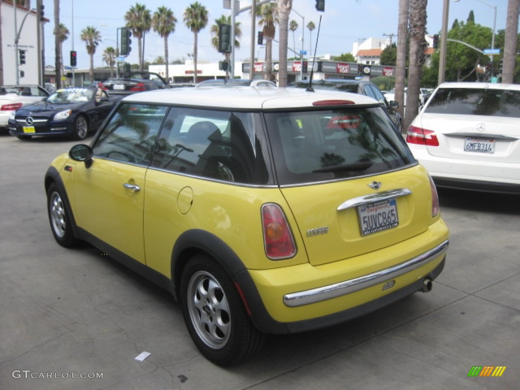 2004 Cooper Hardtop - Liquid Yellow / Panther Black photo #4