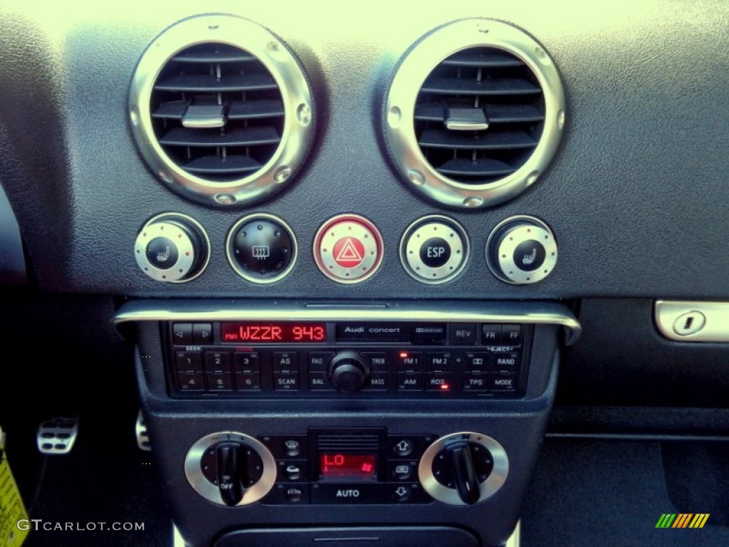 2001 Audi TT 1.8T quattro Roadster Controls Photo #86688705
