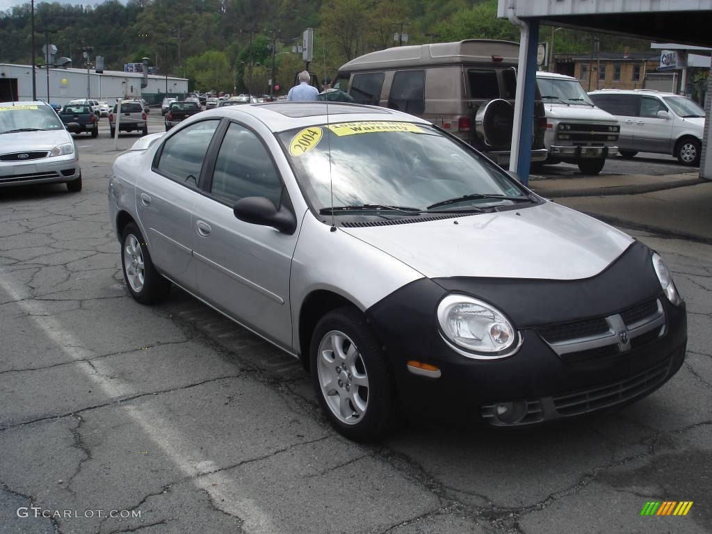 2004 Neon SXT - Bright Silver Metallic / Dark Slate Gray photo #18