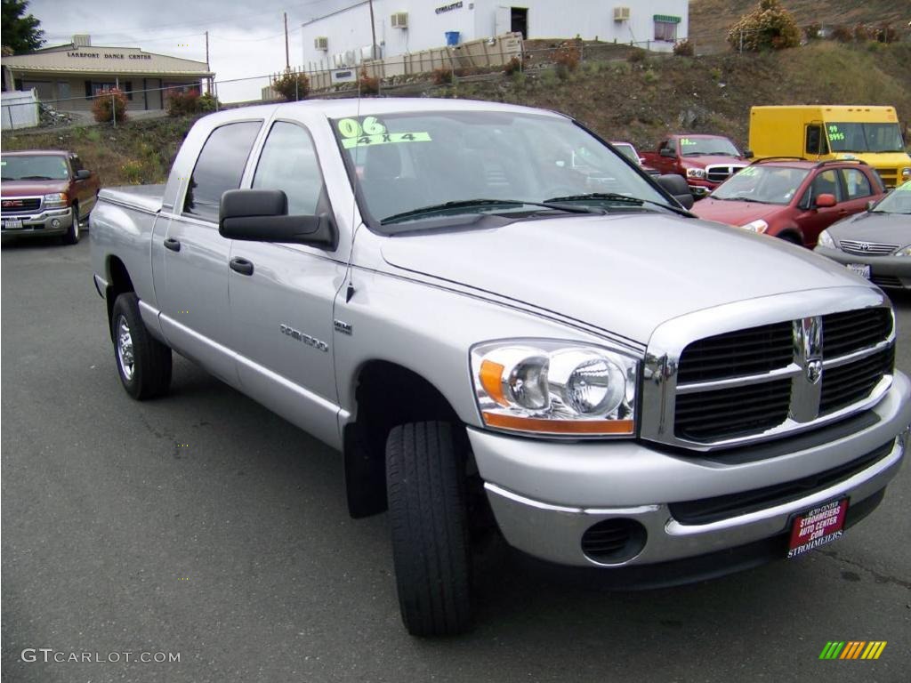 2006 Ram 1500 SLT Mega Cab 4x4 - Bright Silver Metallic / Medium Slate Gray photo #7