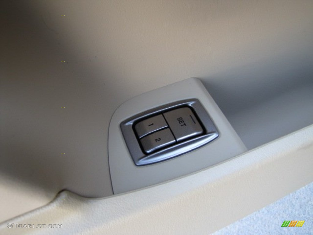 2011 Jaguar XF Premium Sport Sedan Controls Photo #86696782