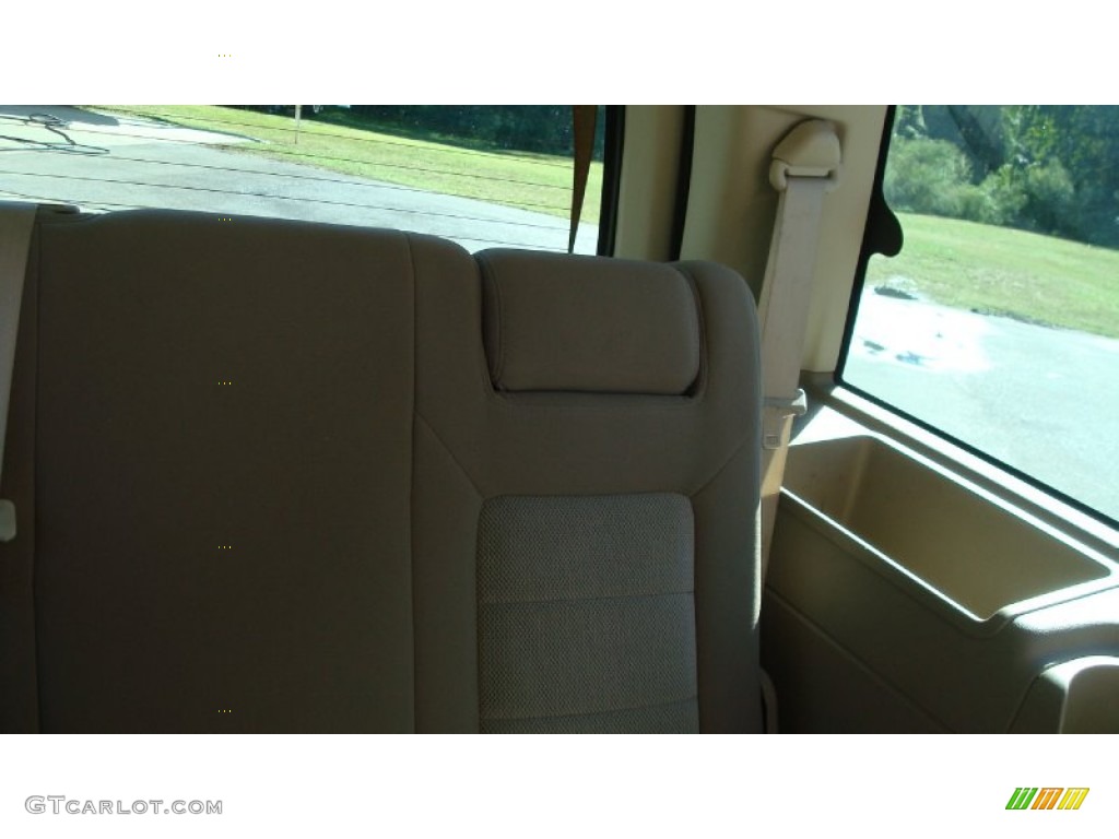 2003 Expedition XLT - Oxford White / Medium Parchment photo #20