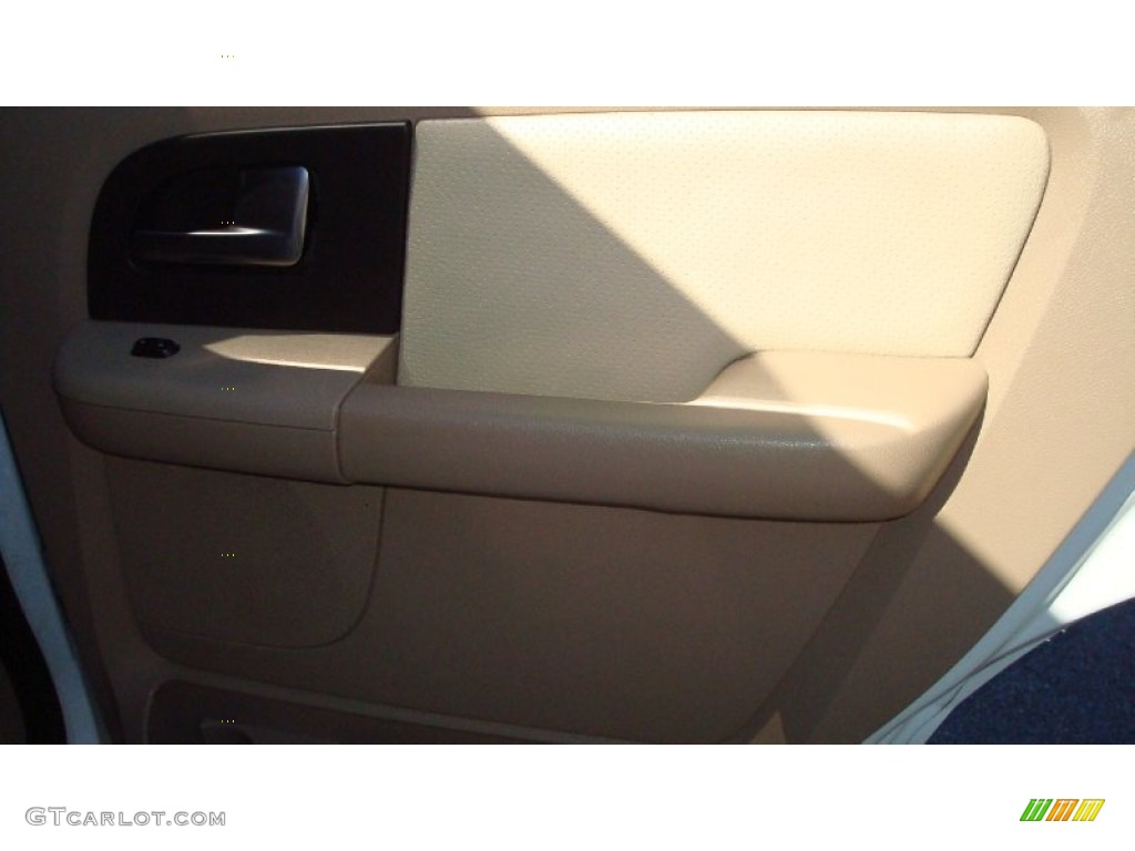 2003 Expedition XLT - Oxford White / Medium Parchment photo #23
