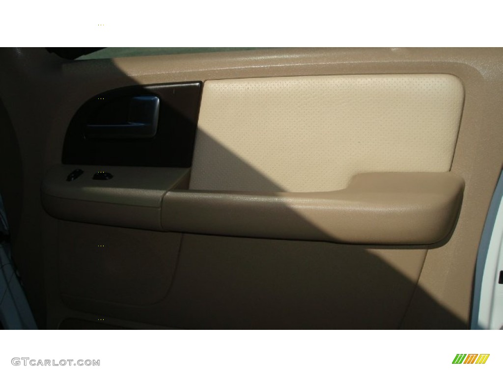 2003 Expedition XLT - Oxford White / Medium Parchment photo #27