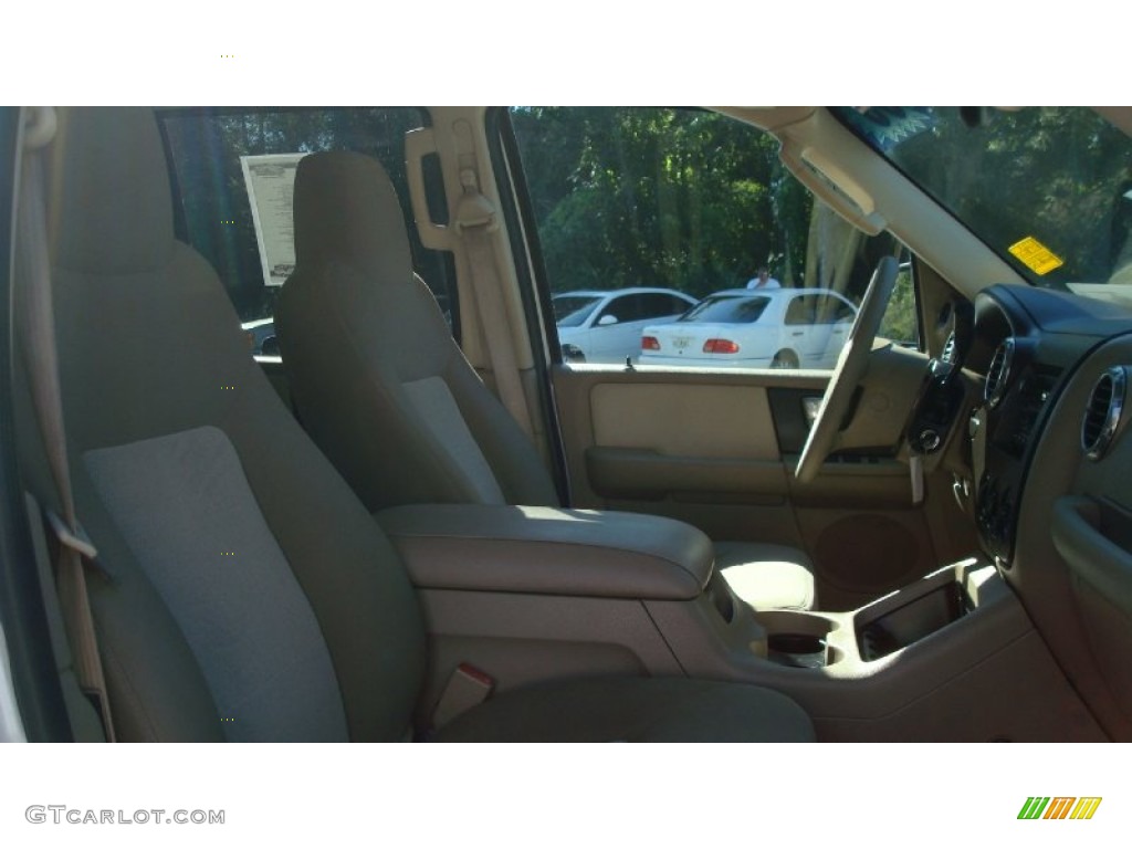 2003 Expedition XLT - Oxford White / Medium Parchment photo #28