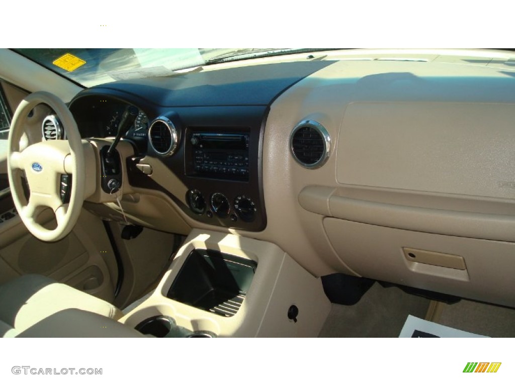 2003 Expedition XLT - Oxford White / Medium Parchment photo #29