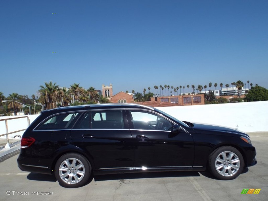 2014 E 350 4Matic Wagon - Black / Black photo #3