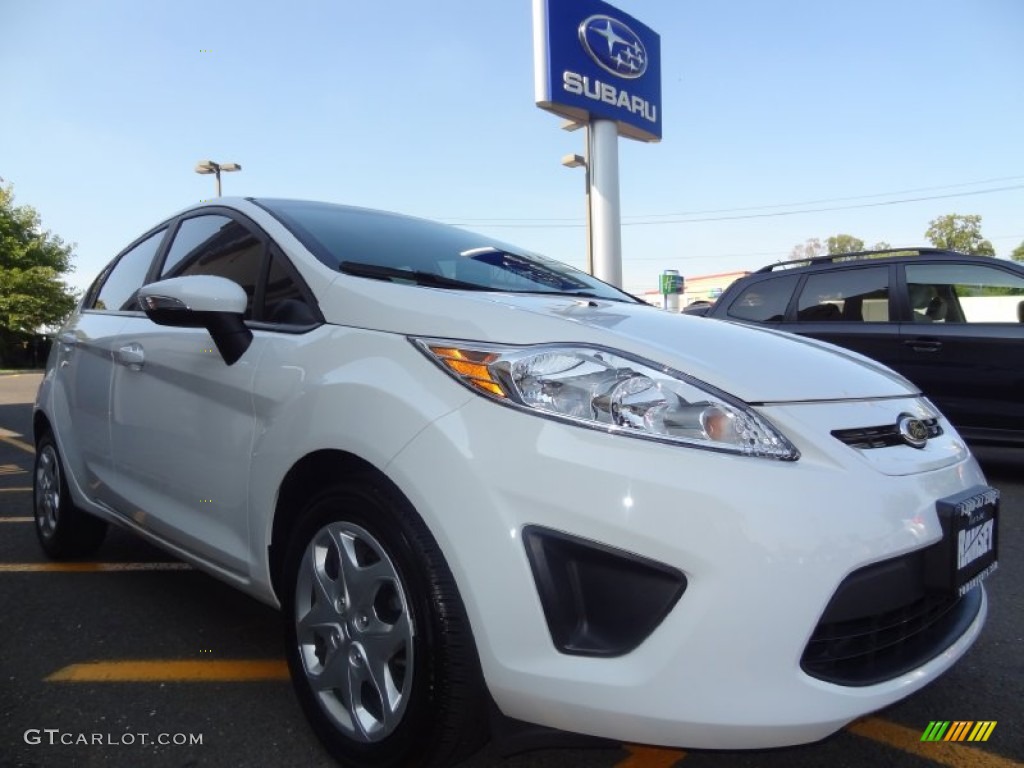 2013 Fiesta SE Hatchback - Oxford White / Charcoal Black photo #8