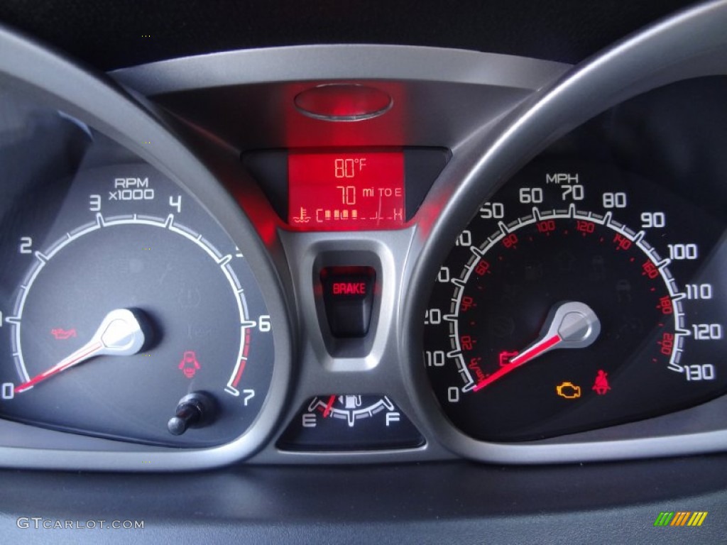 2013 Fiesta SE Hatchback - Oxford White / Charcoal Black photo #28