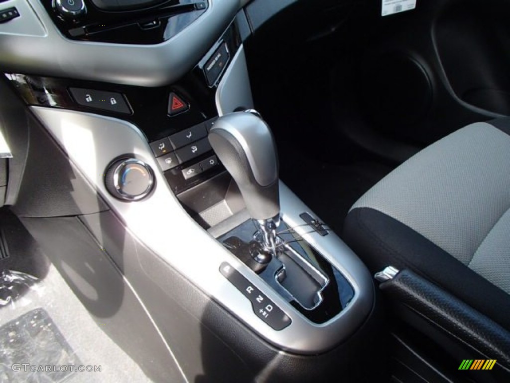 2014 Cruze LS - Summit White / Jet Black/Medium Titanium photo #17