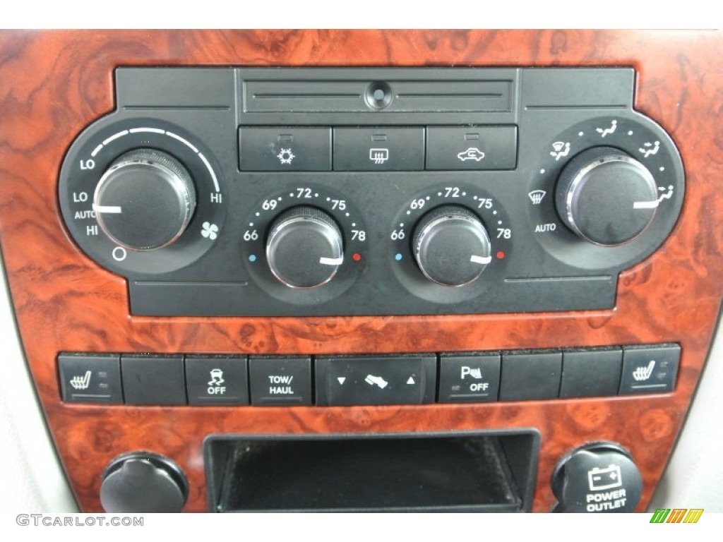 2006 Jeep Commander Limited Controls Photos
