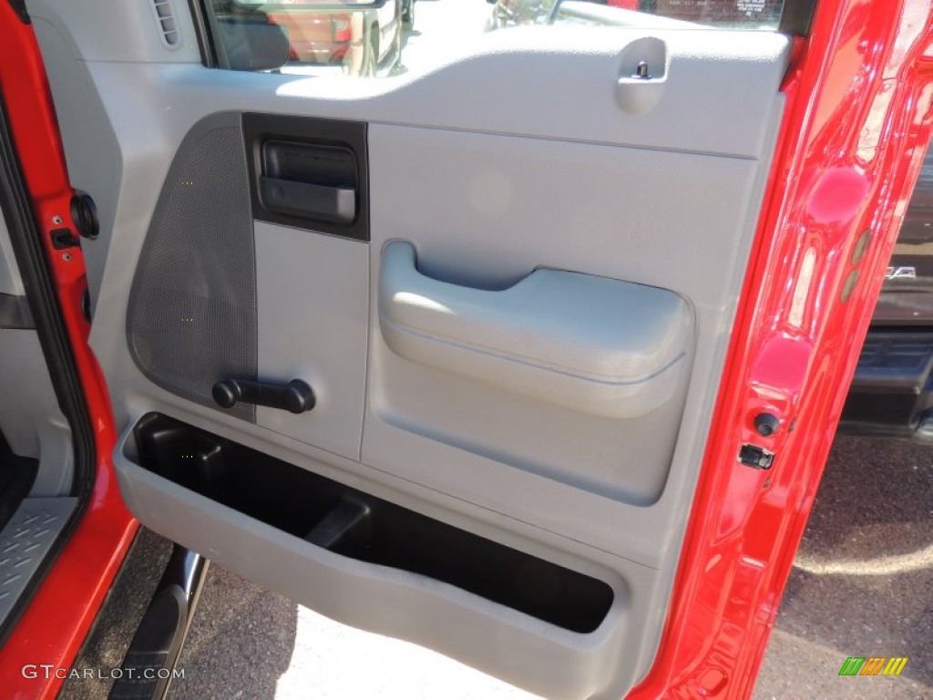 2004 F150 XL Regular Cab 4x4 - Bright Red / Dark Flint photo #7