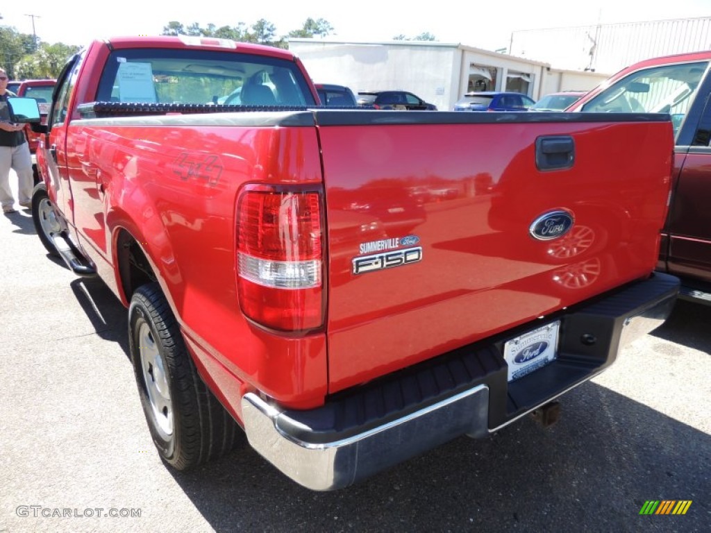 2004 F150 XL Regular Cab 4x4 - Bright Red / Dark Flint photo #11