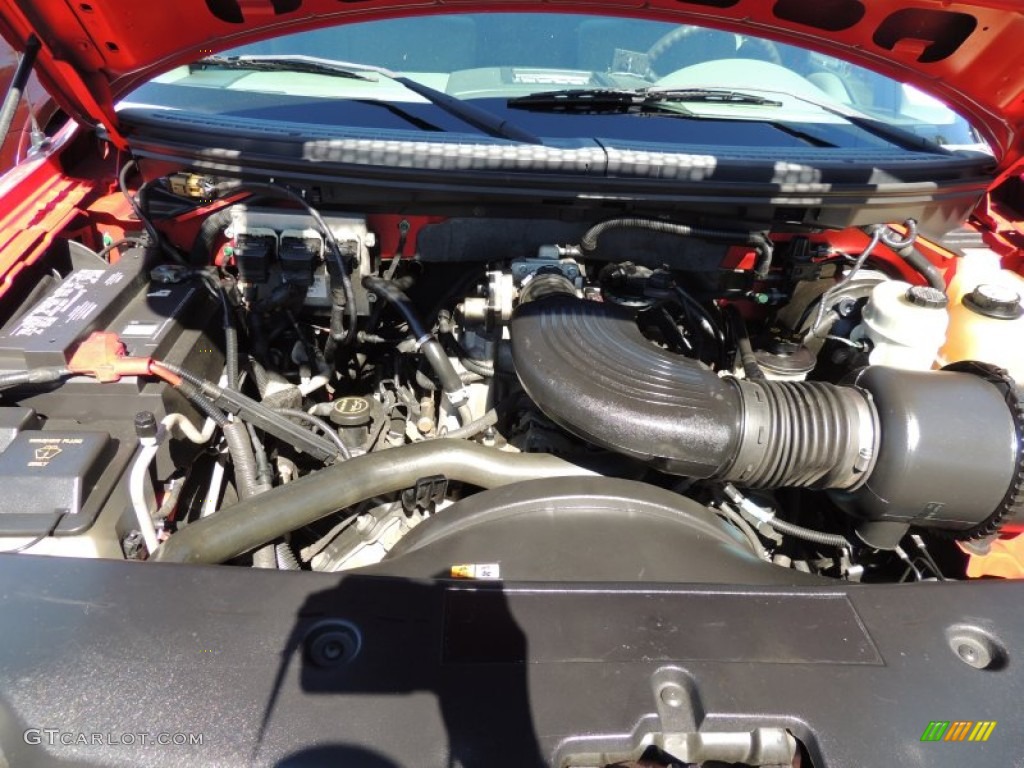 2004 F150 XL Regular Cab 4x4 - Bright Red / Dark Flint photo #14