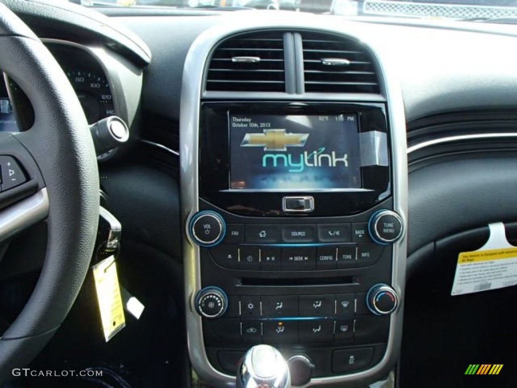 2014 Chevrolet Malibu LT Controls Photo #86709114