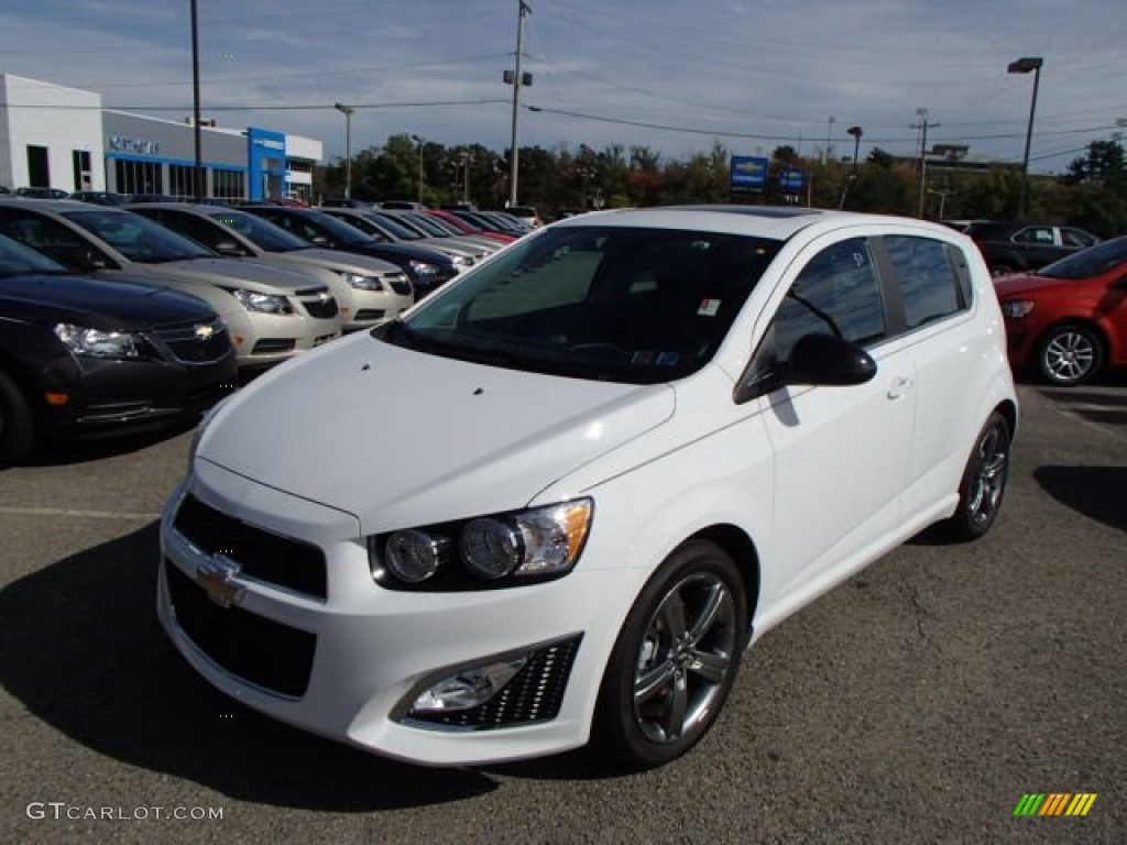 2013 Sonic RS Hatch - Summit White / RS Jet Black Leather/Microfiber photo #1