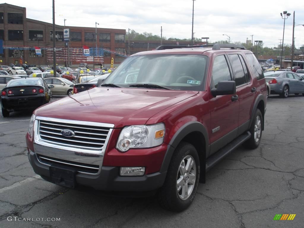 2006 Explorer XLT 4x4 - Redfire Metallic / Stone photo #15