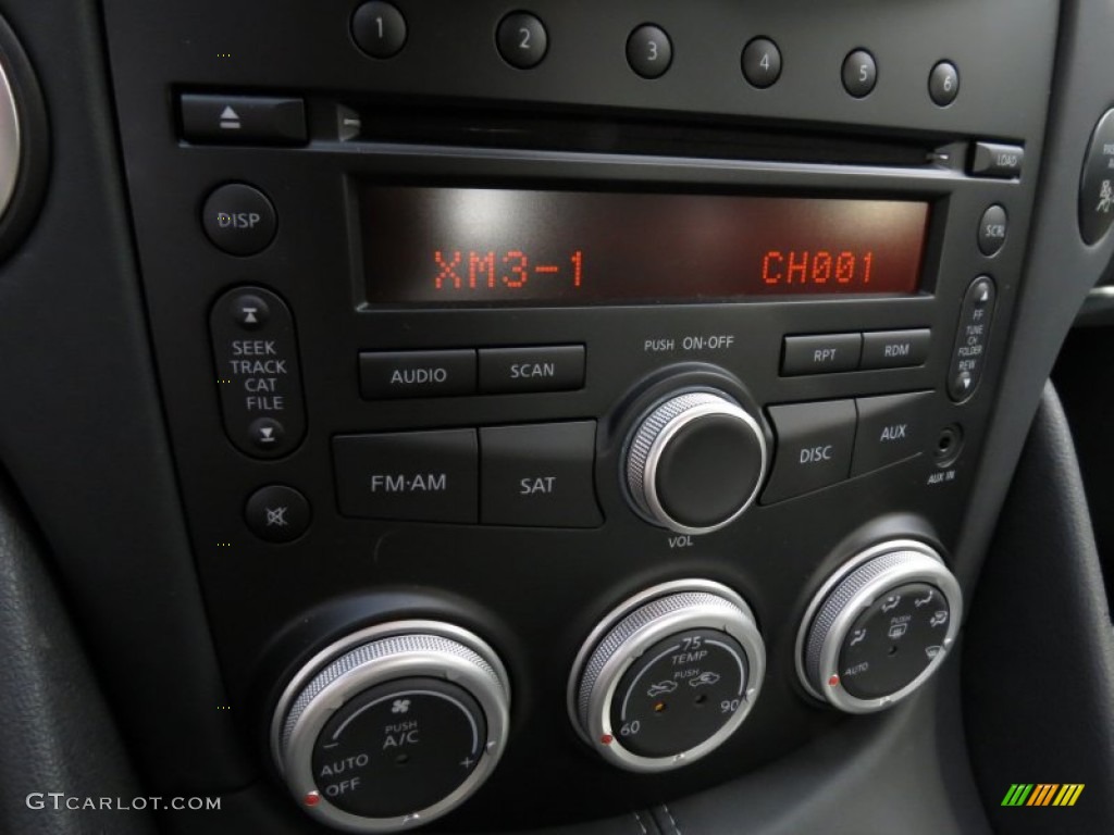 2014 Nissan 370Z Sport Touring Coupe Controls Photo #86713152