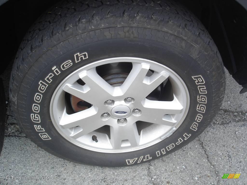 2006 Explorer XLT 4x4 - Redfire Metallic / Stone photo #18