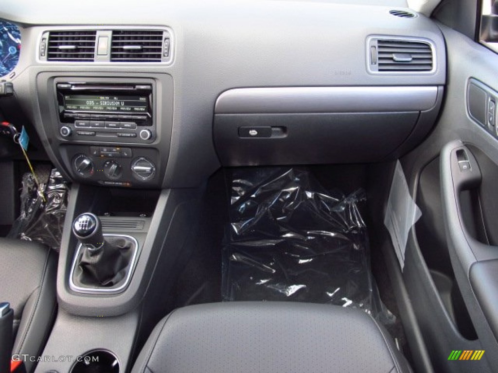 2014 Volkswagen Jetta TDI Sedan Titan Black Dashboard Photo #86713740