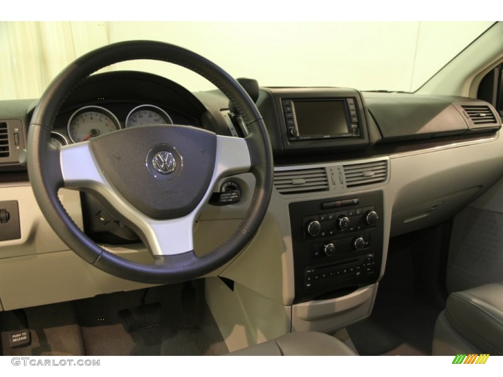 2010 Volkswagen Routan SE Aero Gray Dashboard Photo #86717223