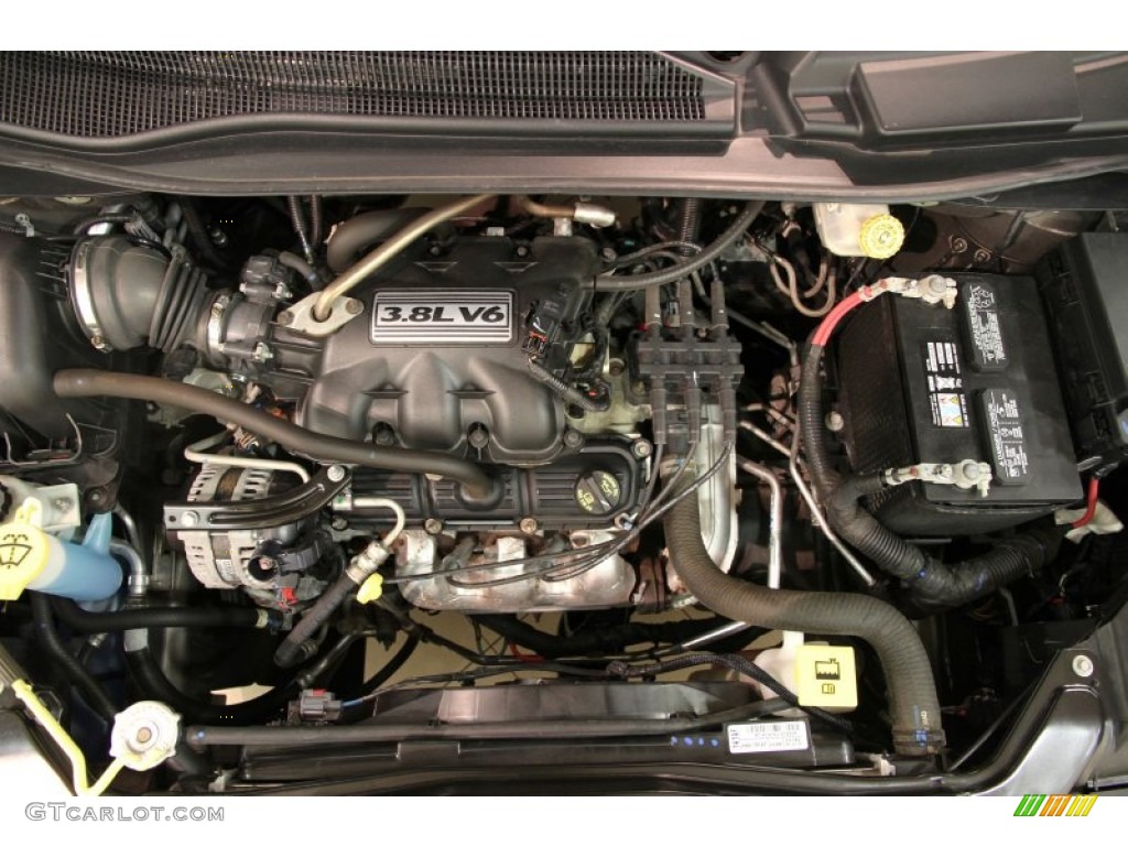 2010 Volkswagen Routan SE 3.8 Liter OHV 12-Valve V6 Engine Photo #86717622