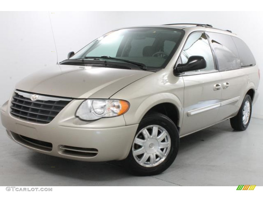 Linen Gold Metallic 2007 Chrysler Town & Country Touring Exterior Photo #86718729