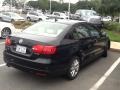 Black - Jetta SE Sedan Photo No. 2