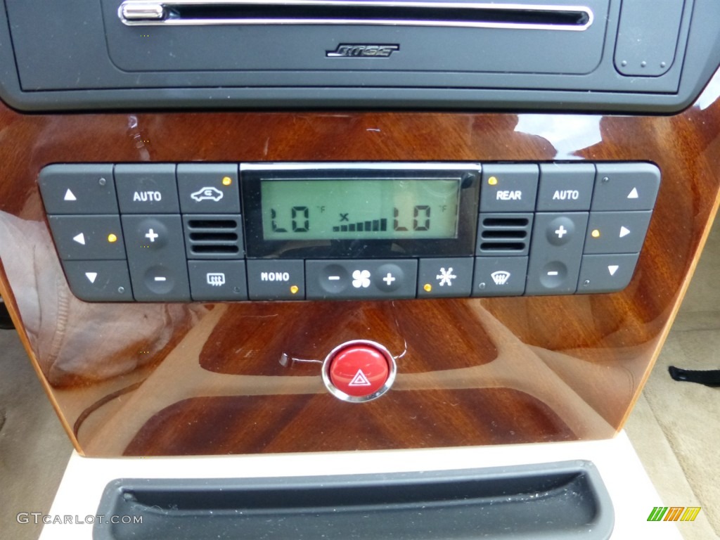 2009 Maserati Quattroporte Standard Quattroporte Model Controls Photo #86723340