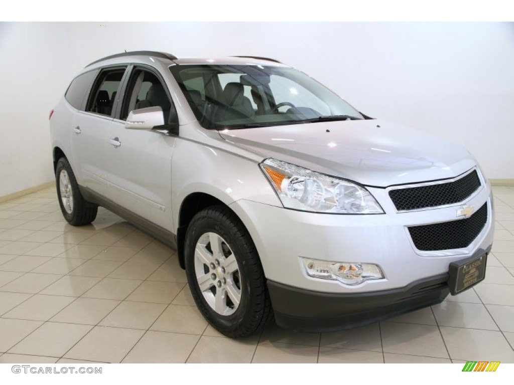 2010 Traverse LT - Silver Ice Metallic / Dark Gray/Light Gray photo #1