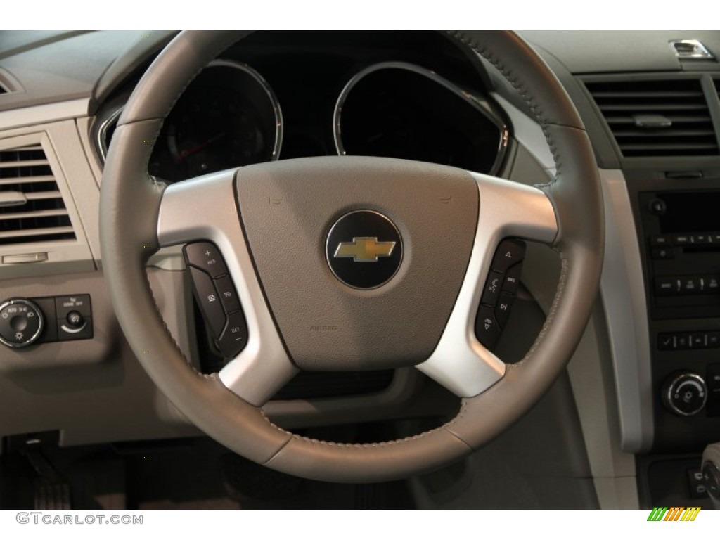 2010 Traverse LT - Silver Ice Metallic / Dark Gray/Light Gray photo #6