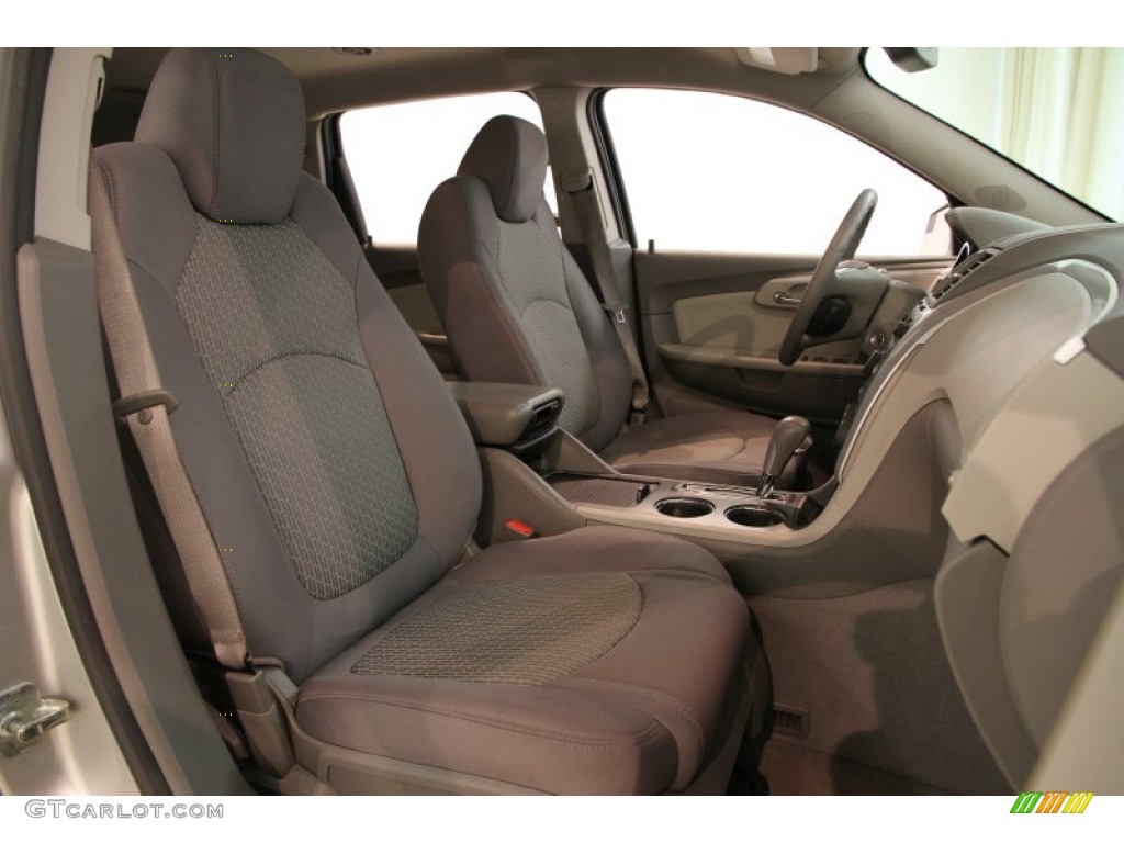2010 Traverse LT - Silver Ice Metallic / Dark Gray/Light Gray photo #12