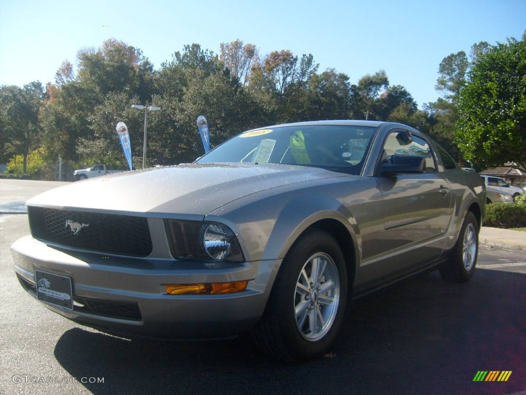 2008 Mustang V6 Premium Coupe - Vapor Silver Metallic / Light Graphite photo #7