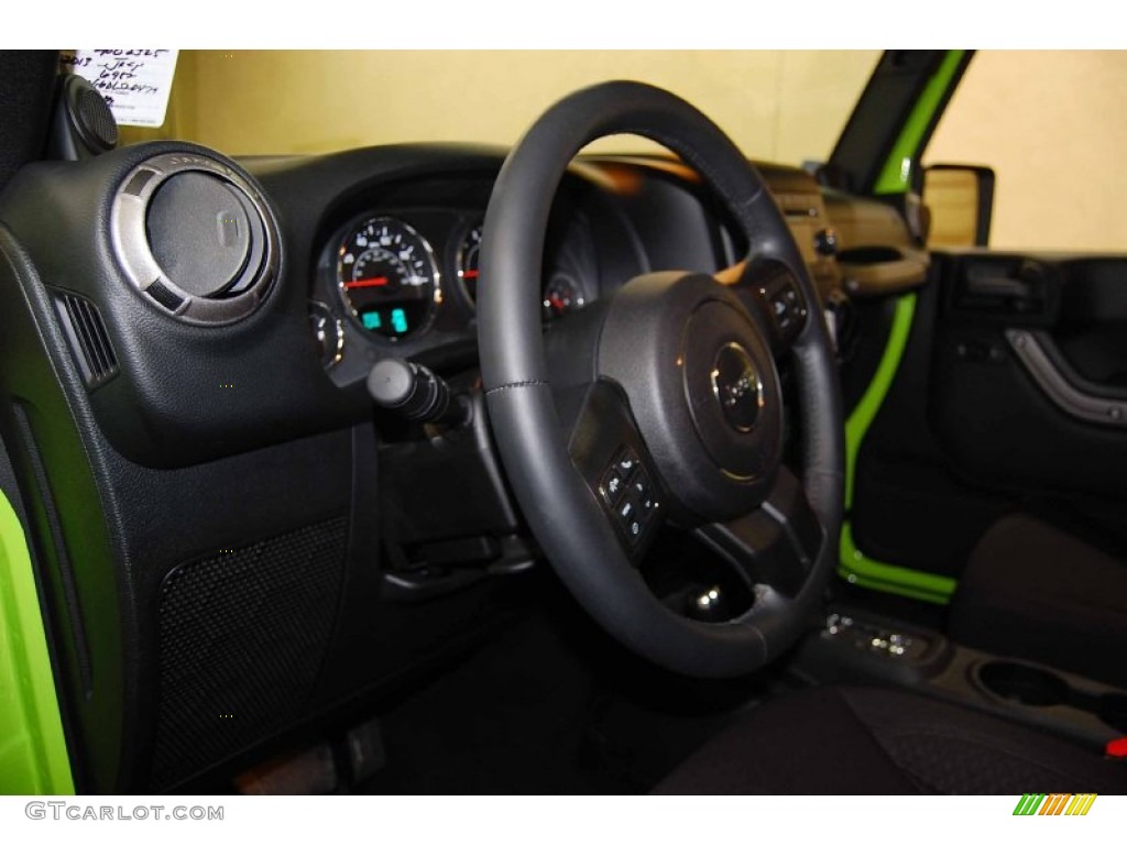 2013 Wrangler Sport 4x4 - Gecko Green / Black photo #14