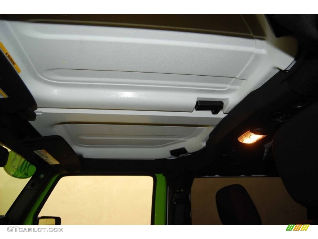 2013 Wrangler Sport 4x4 - Gecko Green / Black photo #15