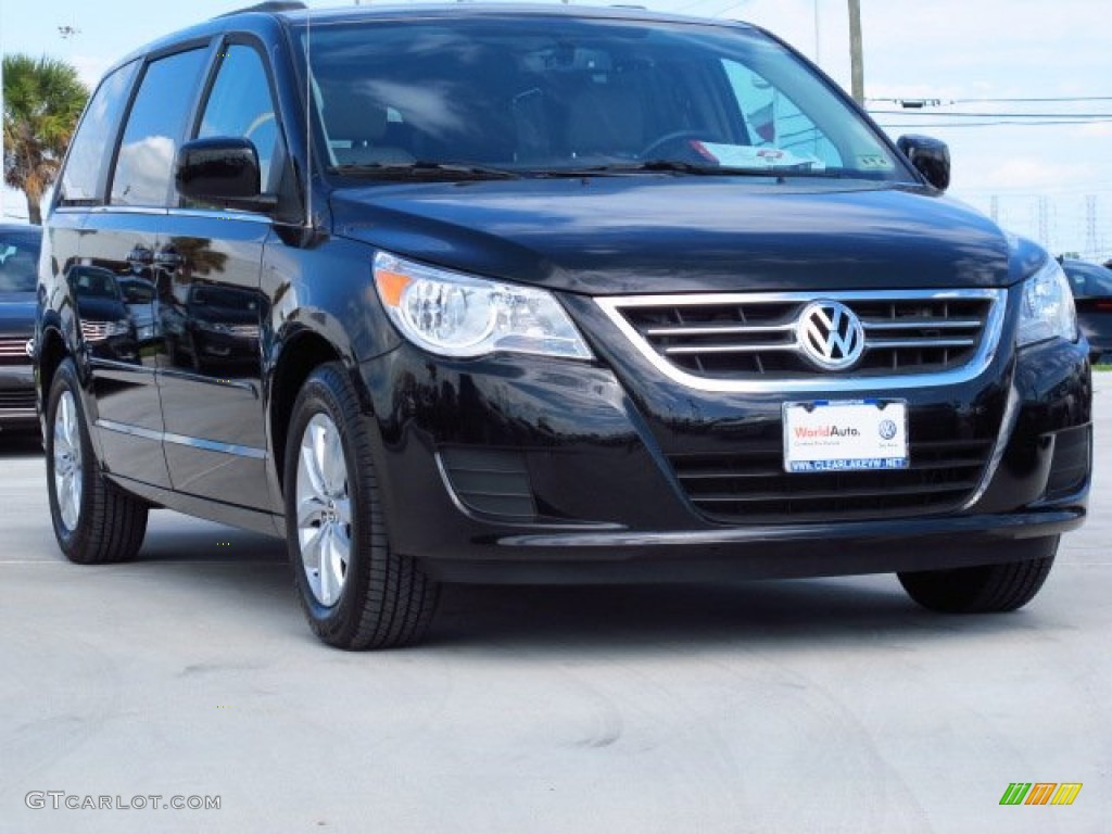 Nocturne Black Metallic Volkswagen Routan