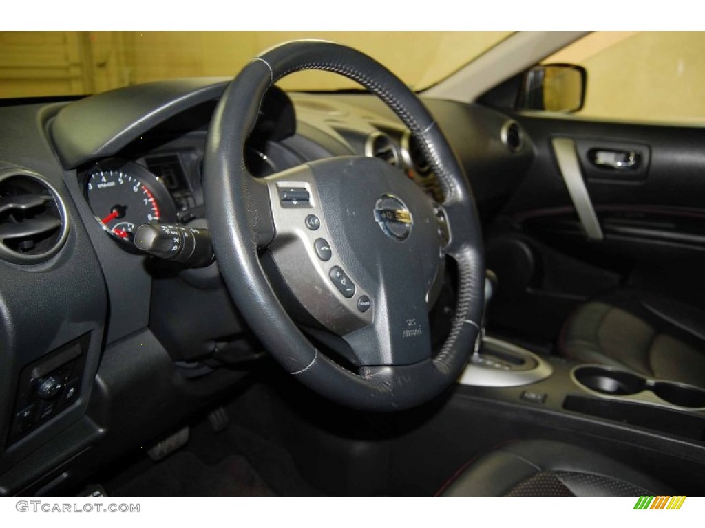 2011 Rogue SV AWD - Pearl White / Black photo #11