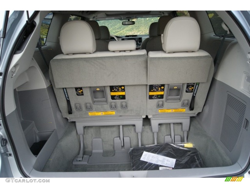 2014 Sienna XLE AWD - Silver Sky Metallic / Light Gray photo #9