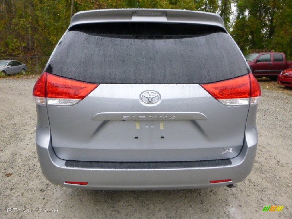 2014 Sienna LE AWD - Silver Sky Metallic / Light Gray photo #4