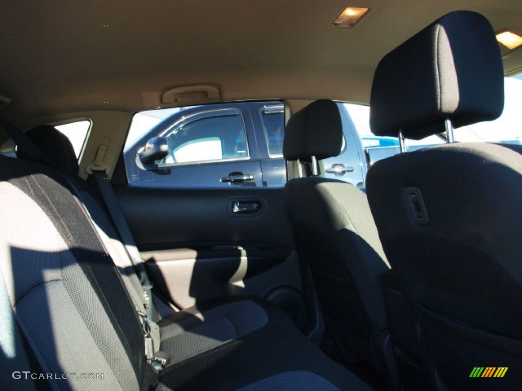 2011 Rogue SV - Silver Ice Metallic / Black photo #9