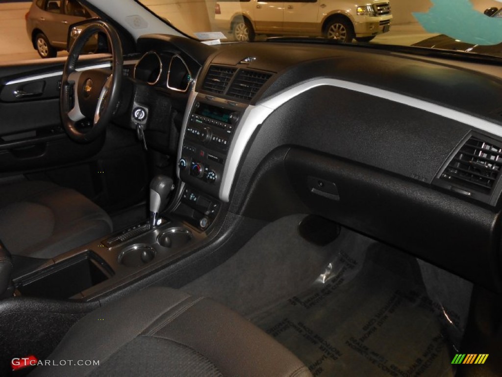 2012 Traverse LT - Black Granite Metallic / Ebony photo #11
