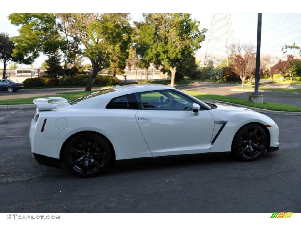 2011 GT-R Premium - Pearl White / Gray Leather photo #11