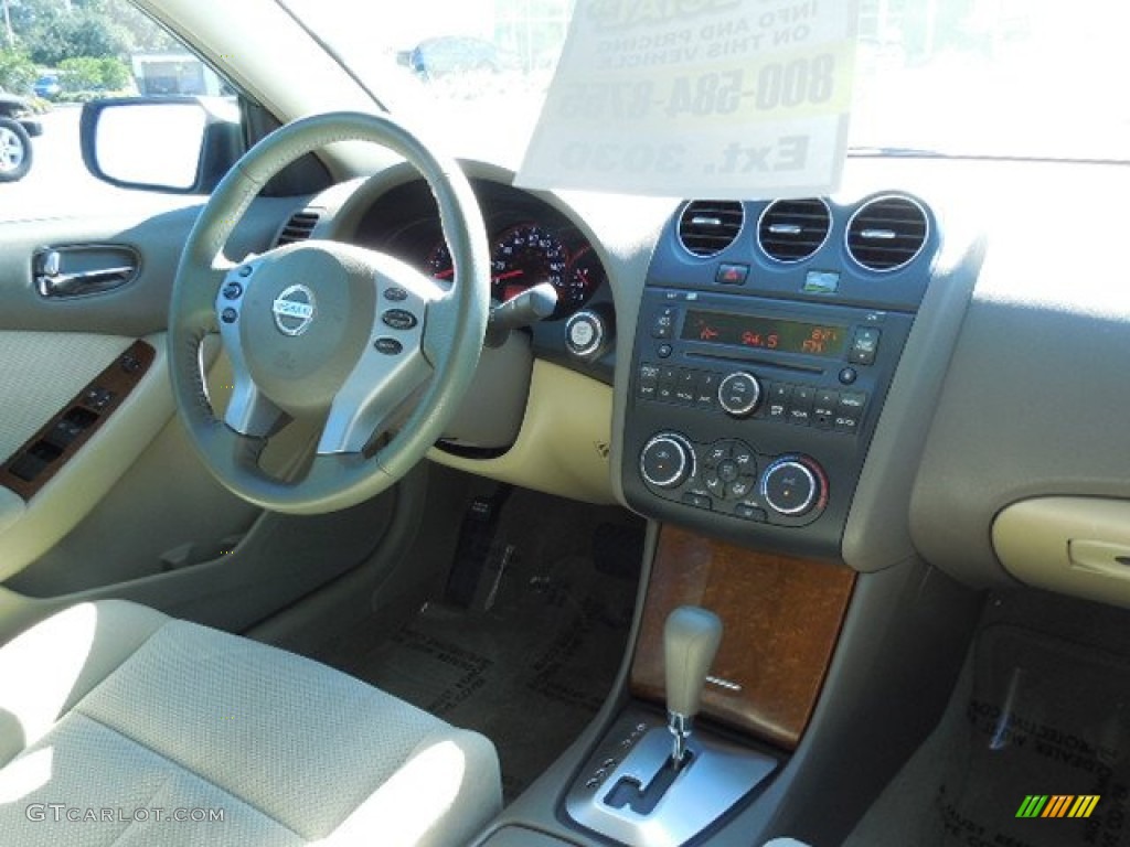 2007 Altima 2.5 S - Metallic Jade / Blond photo #11