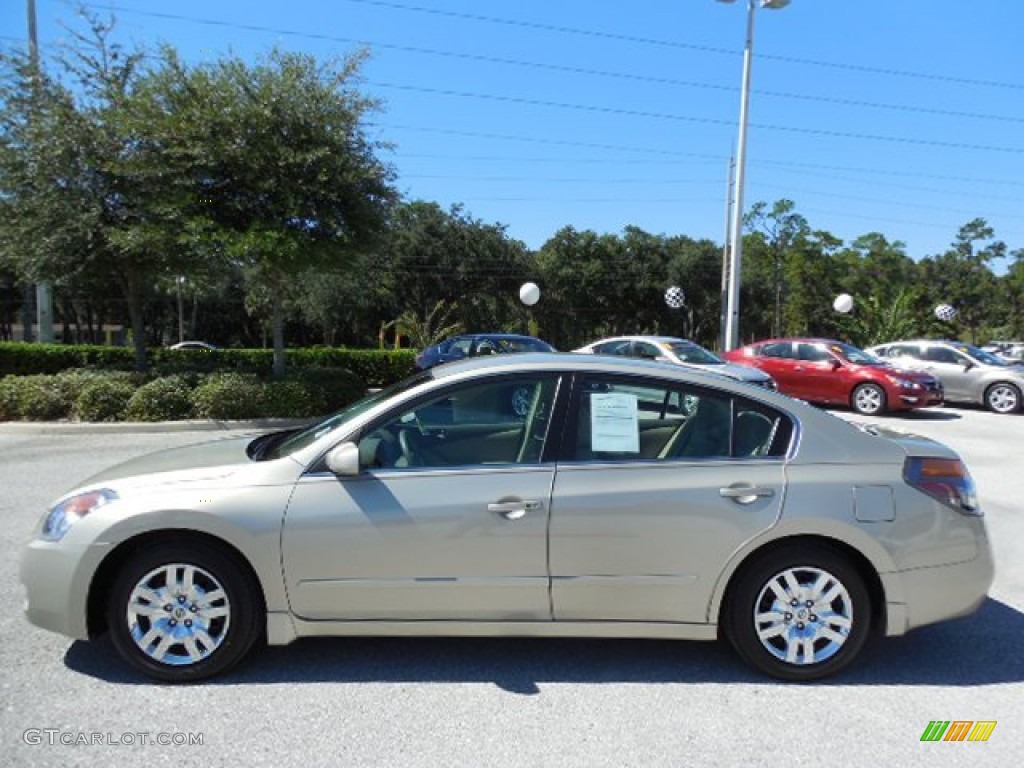 2009 Altima 2.5 S - Sonoran Sand Metallic / Blond photo #2