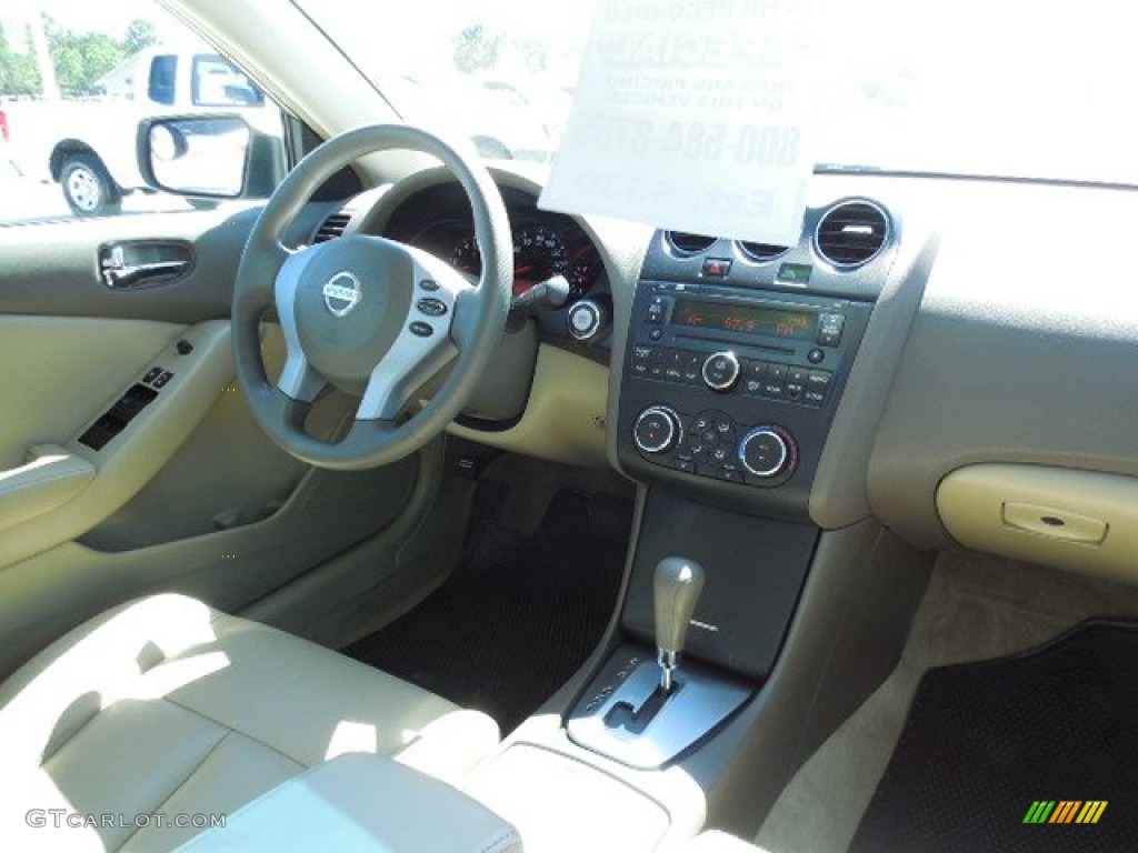 2009 Altima 2.5 S - Sonoran Sand Metallic / Blond photo #11