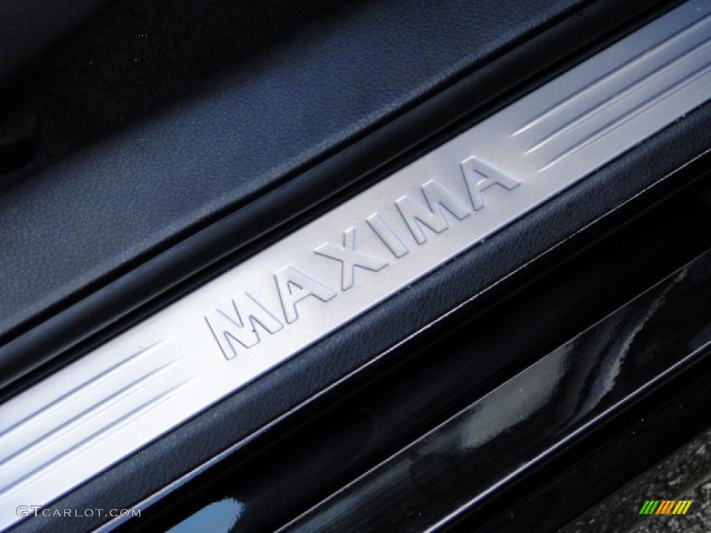 2011 Maxima 3.5 SV Premium - Crimson Black / Charcoal photo #49