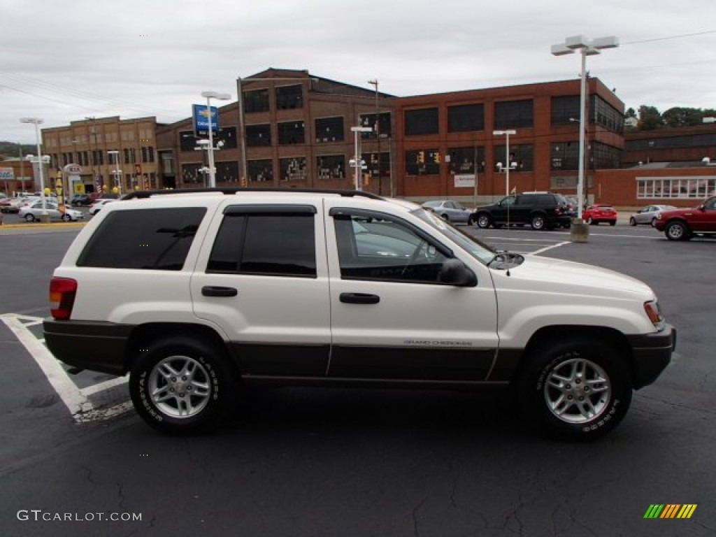 Stone White Jeep Grand Cherokee